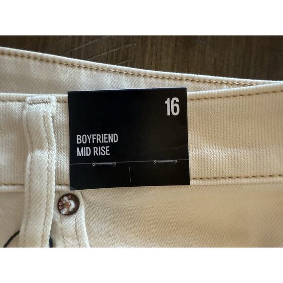 NWT Express Boyfriend Mid Rise Cream White Denim Jeans Pants Women’s Size 16 NEW - Picture 3 of 16